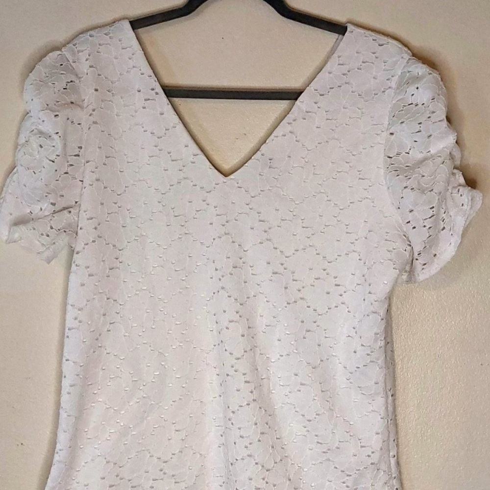 White Lace short sleeve top by Express size L